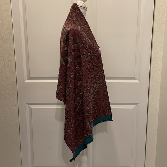 Marc Rozier Paris Print Scarf with Fringe Edges - Picture 7 of 12